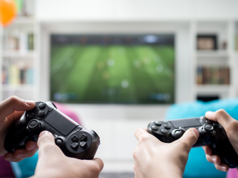Console Gaming and How Does it Differ From PC Gaming