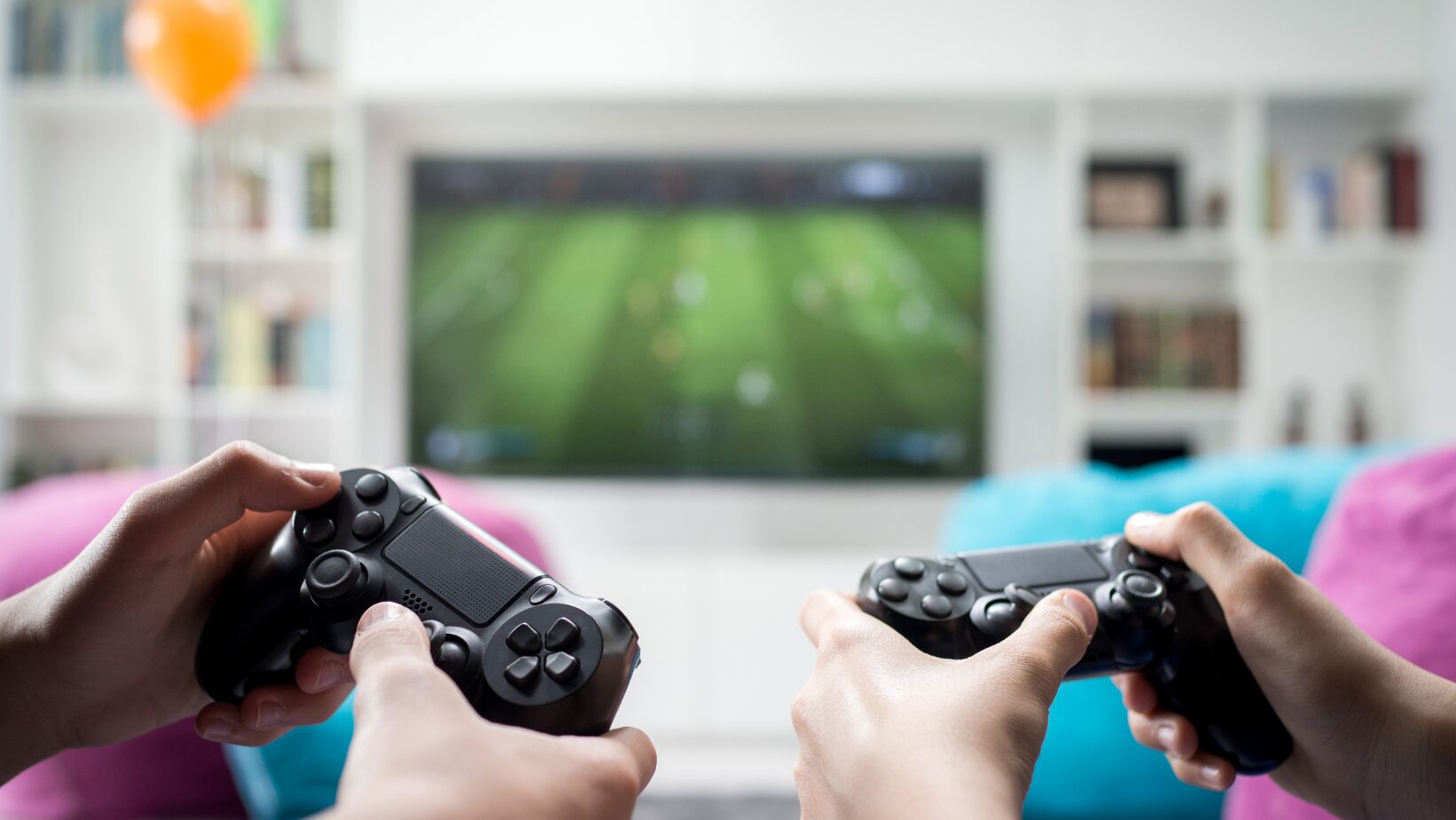 Console Gaming and How Does it Differ From PC Gaming