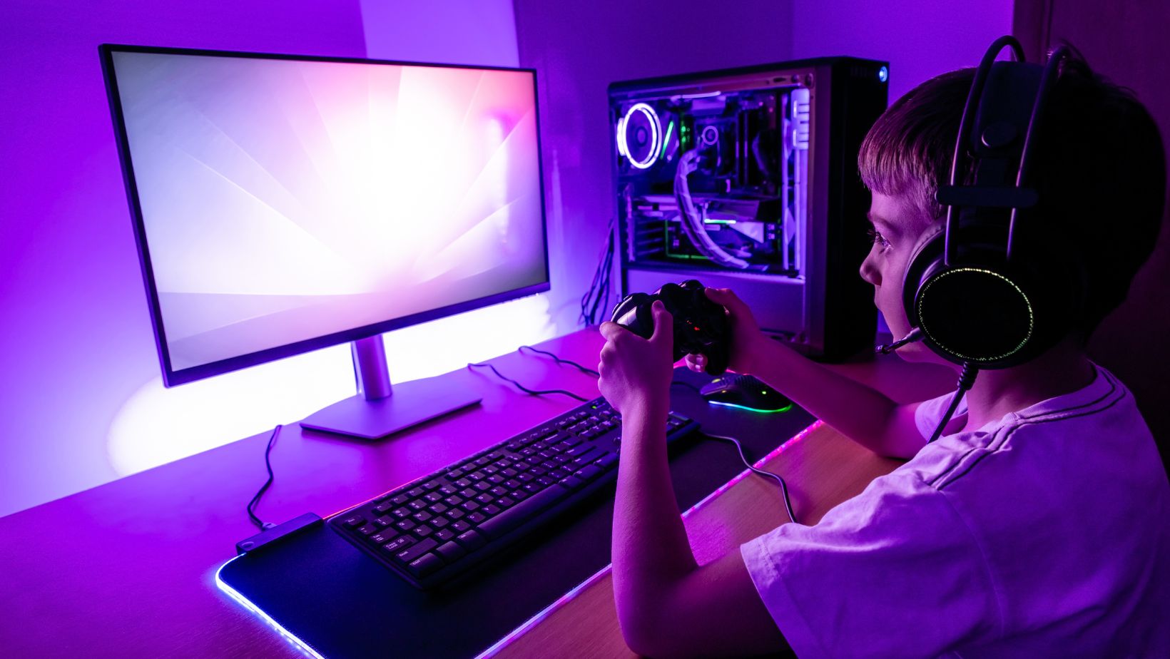 How to Build a Pro-Level Gaming Station: From Performance Gear to Eye Protection