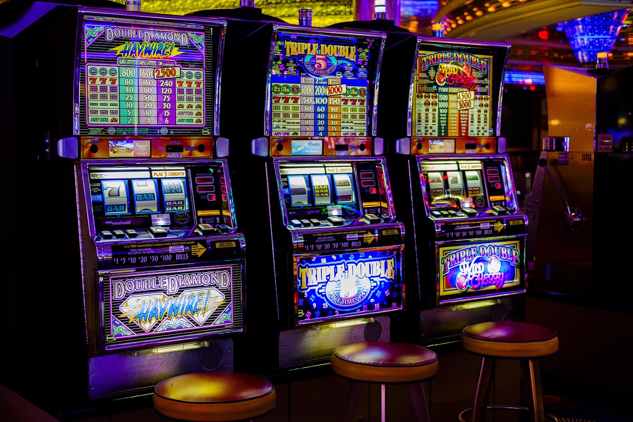 Why Table Game Players and Slot Players Read “Fairness” in Completely Different Ways